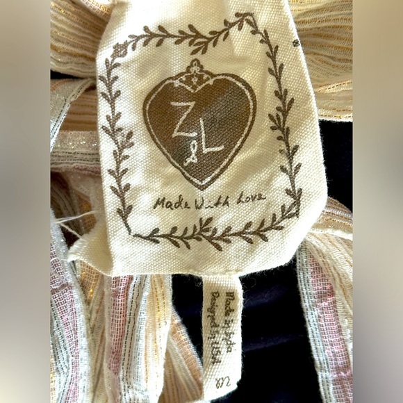 Z&L cute crop top - Picture 2 of 9